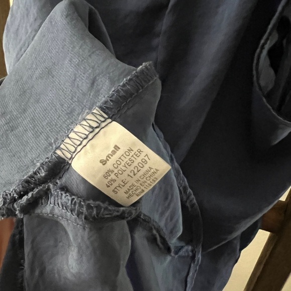 Blue tank with black lace - size small - Picture 4 of 4